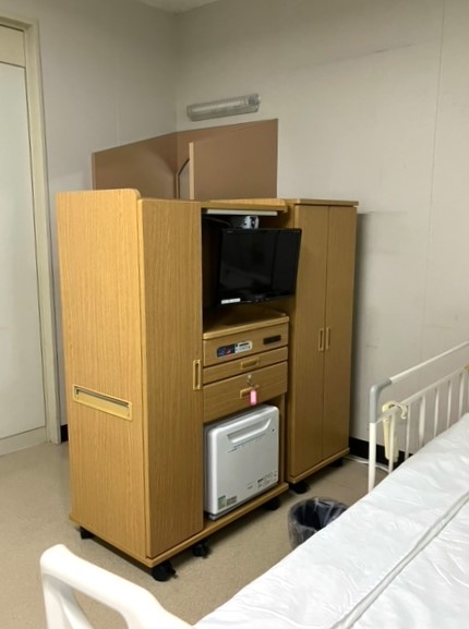 ロッカーと並べておく事で収納力とプライベート空間を確保出来ます。