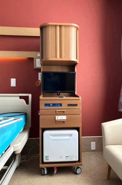 259.ハイタイプの床頭台