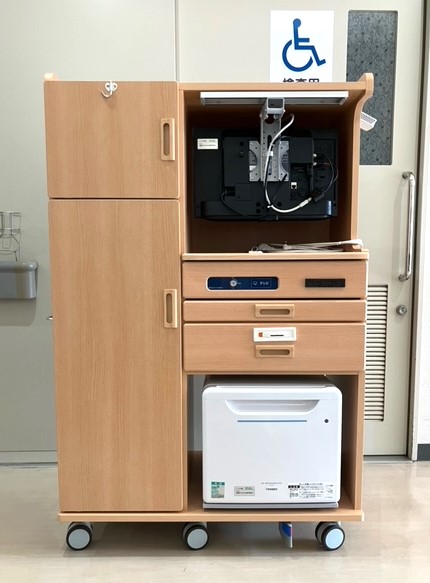 261.ハンガータイプの床頭台