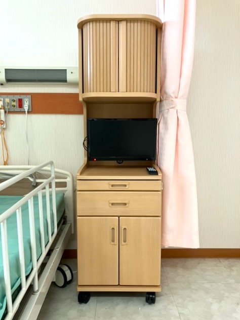下部分が収納のタイプです。
