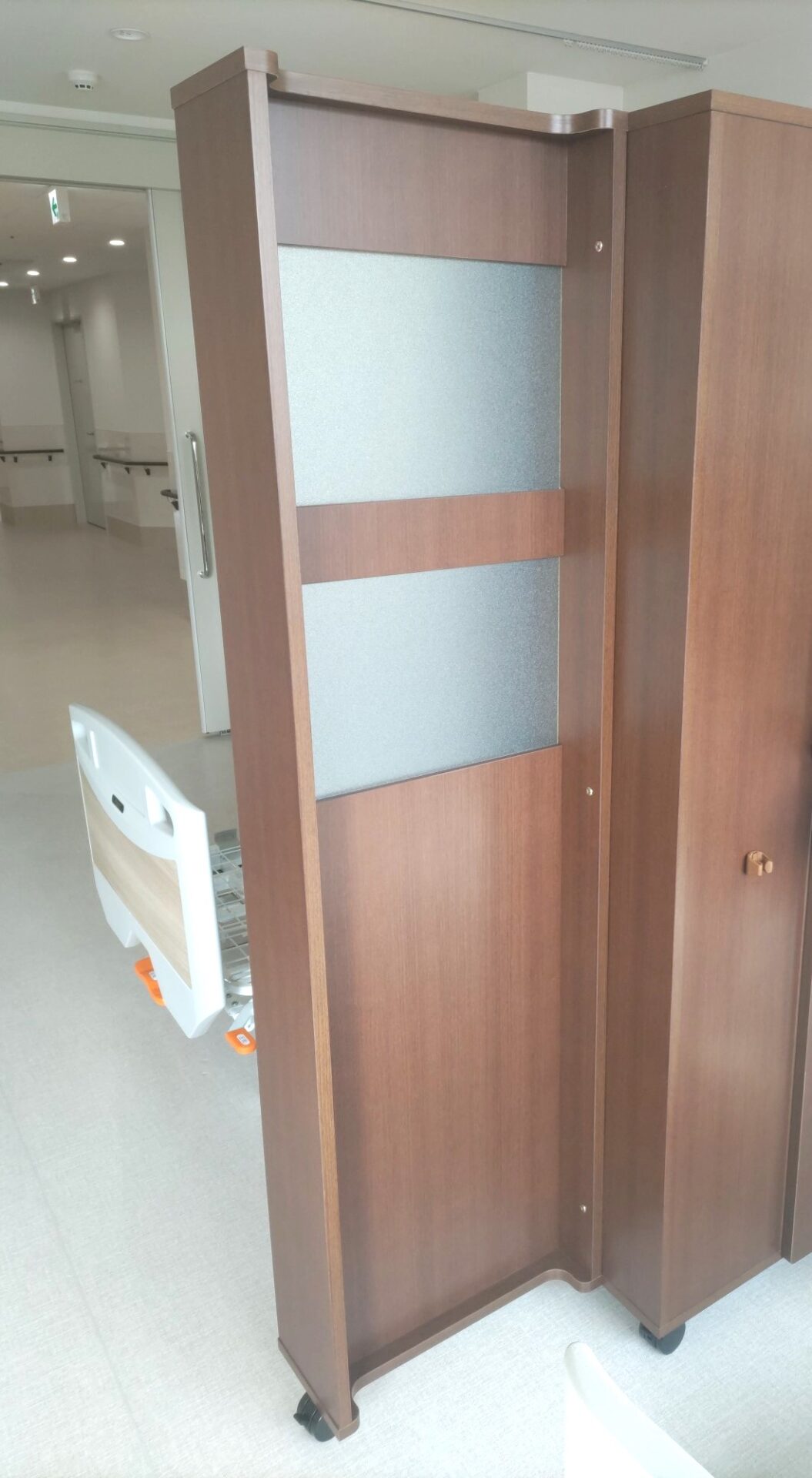 プライベート空間を確保しつつ採光部分を設けています。